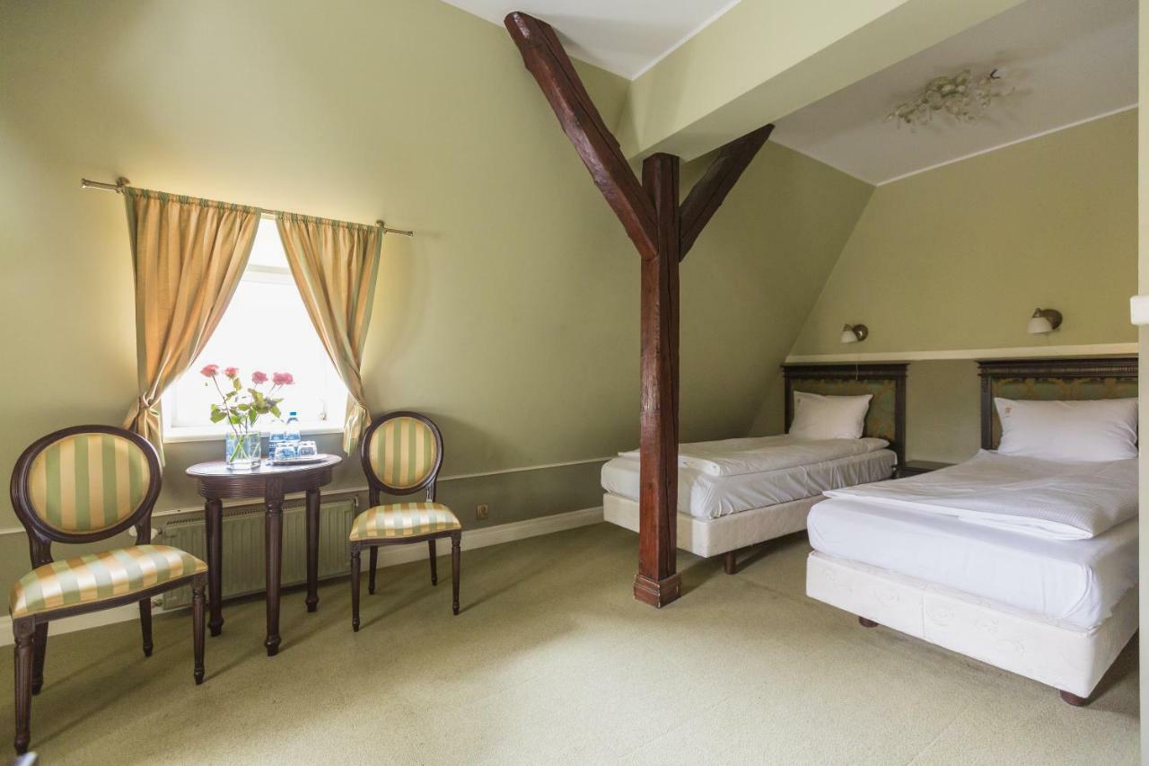 Hotel Fryderyk Душники-Здруй Екстер'єр фото