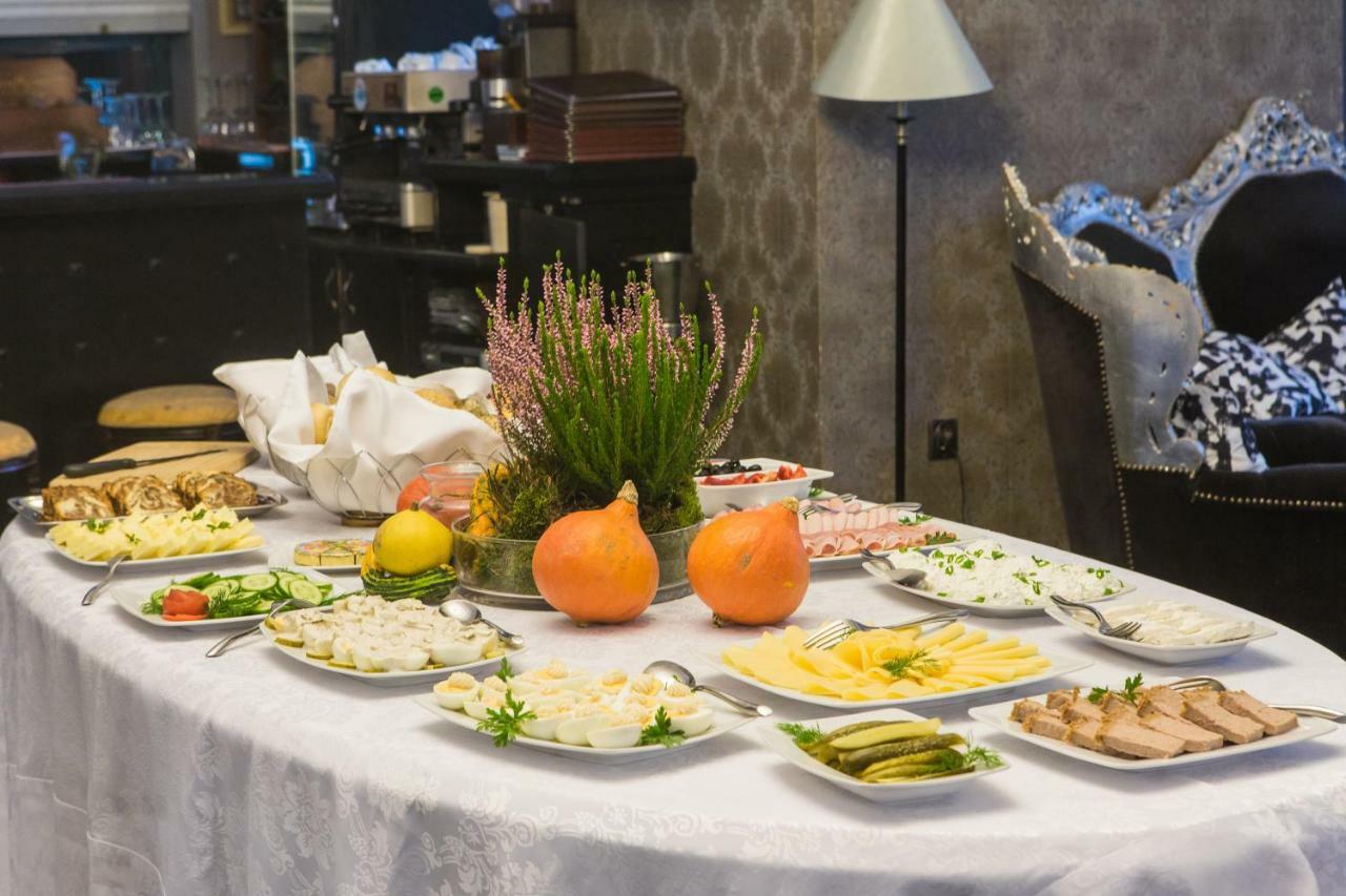 Hotel Fryderyk Душники-Здруй Екстер'єр фото